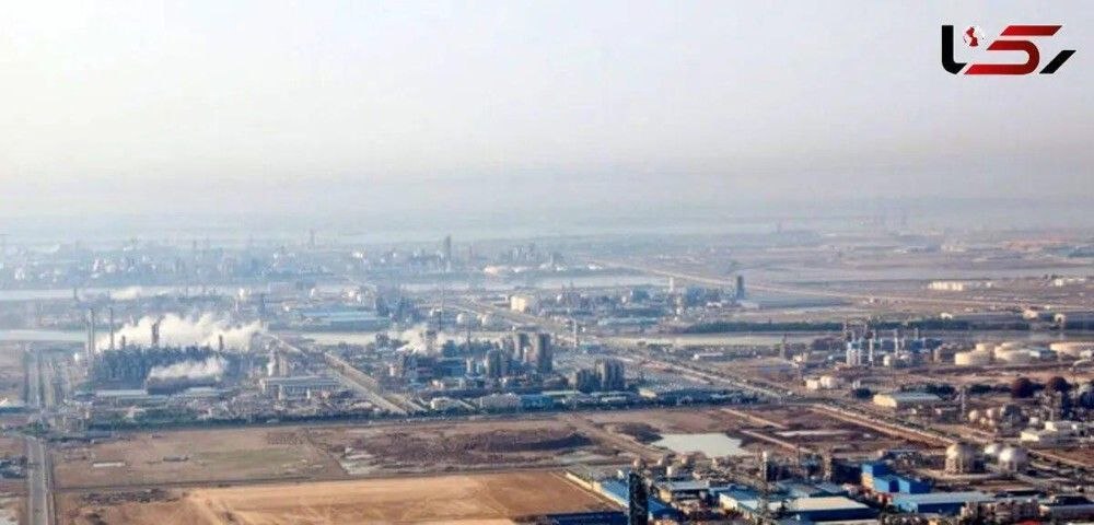 خروج اضطراری کارکنان پتروشیمی ماهشهر پس از حمله هوایی به پتروشیمی کارون