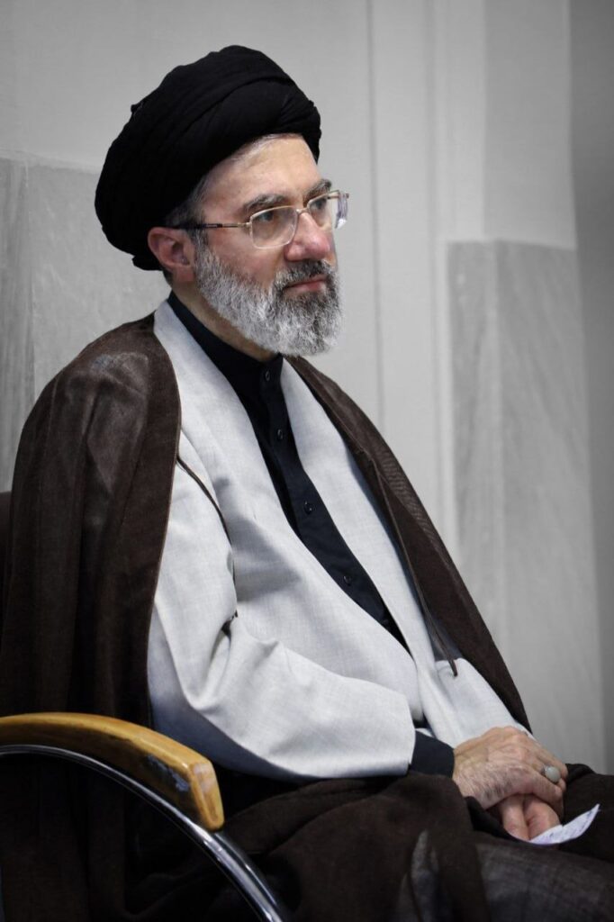 احکام انتصاب تنی چند از فرماندهان بلندپایه نظامی توسط فرمانده معظم کل قوا صادر می‌شود